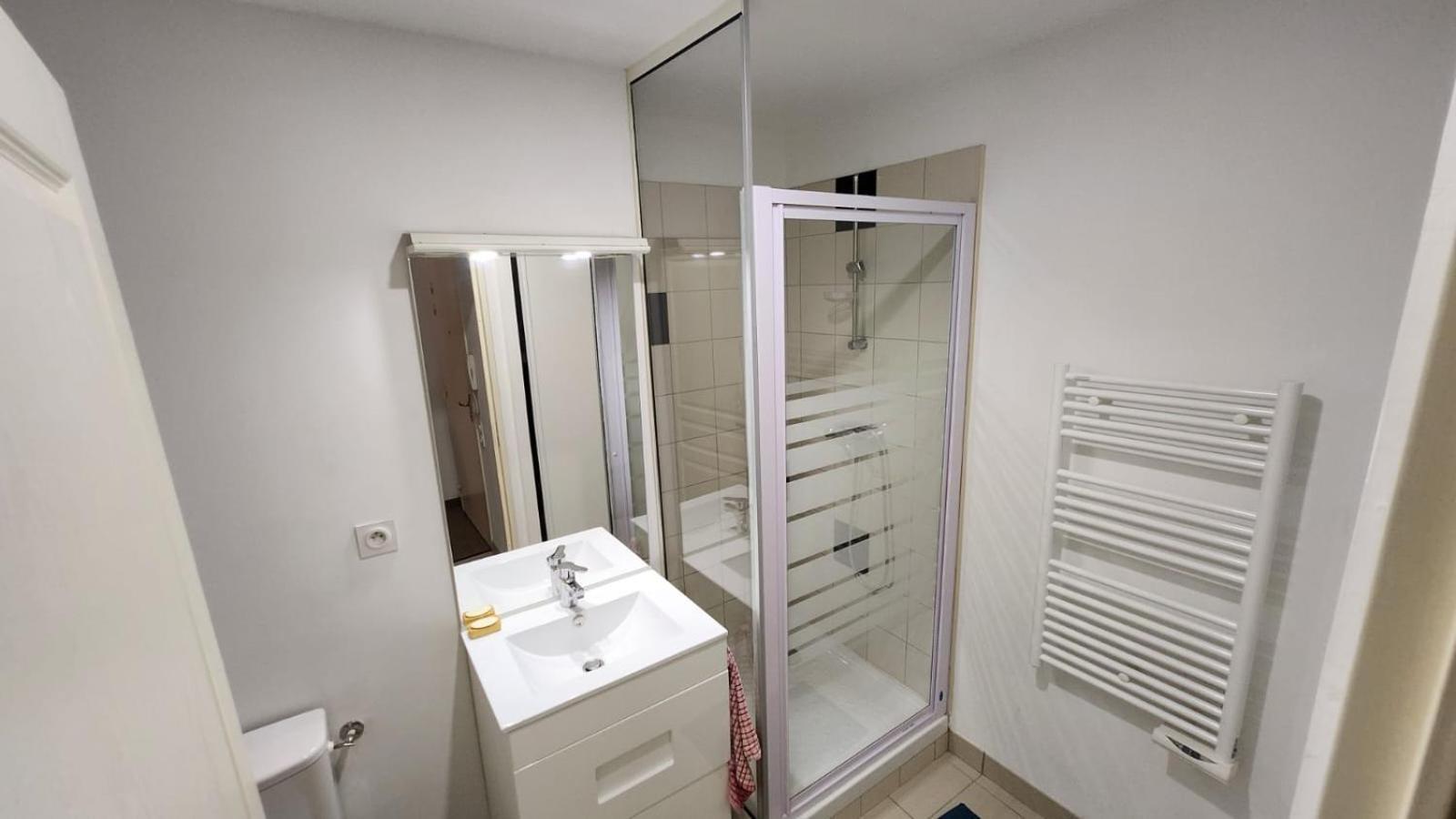 Charmant Appart Studio 30M2 Avec Terrasse 10M2 Vieux Port - Panier - Host Elite マルセイユ エクステリア 写真